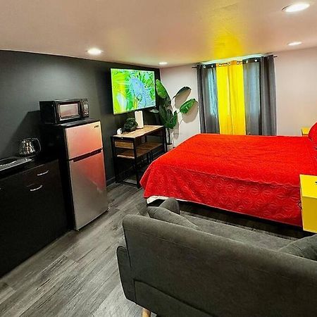 New Tiny Home Uptown Фінікс Екстер'єр фото