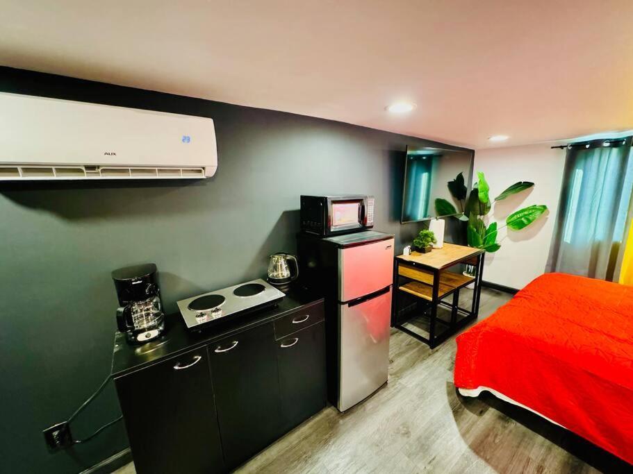 New Tiny Home Uptown Фінікс Екстер'єр фото