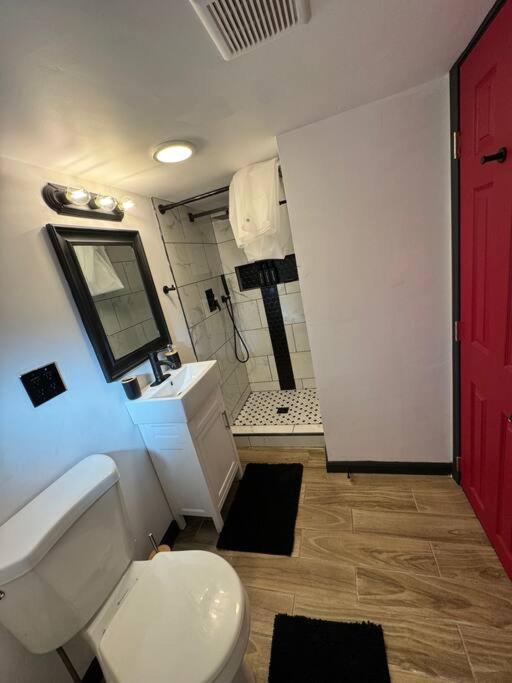 New Tiny Home Uptown Фінікс Екстер'єр фото