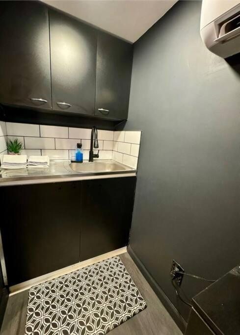 New Tiny Home Uptown Фінікс Екстер'єр фото