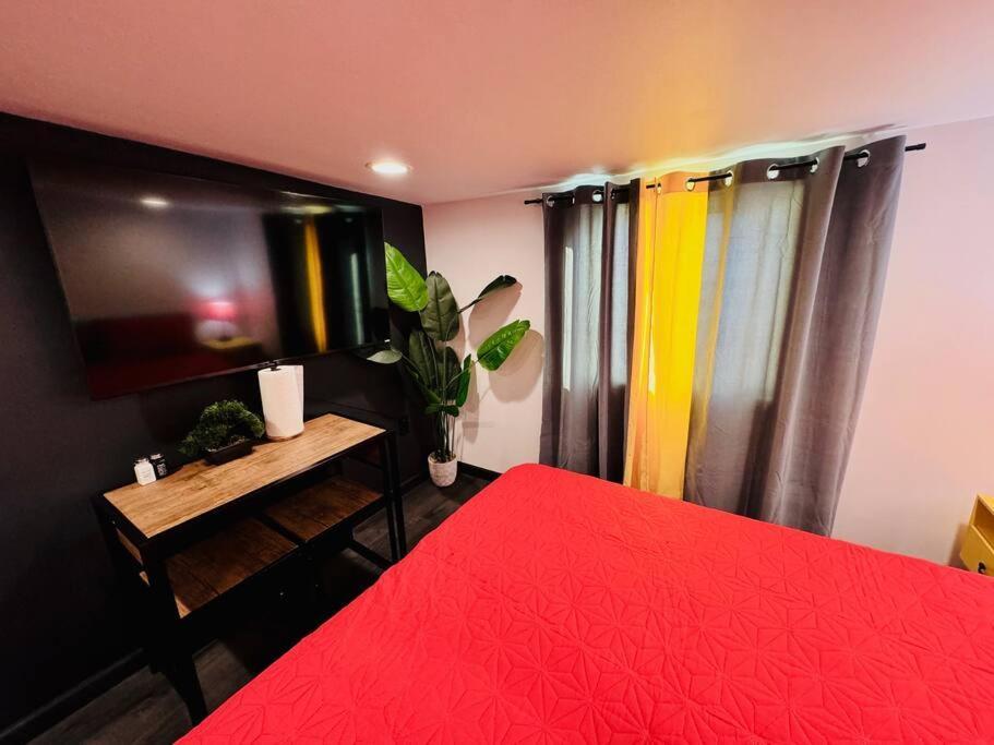 New Tiny Home Uptown Фінікс Екстер'єр фото