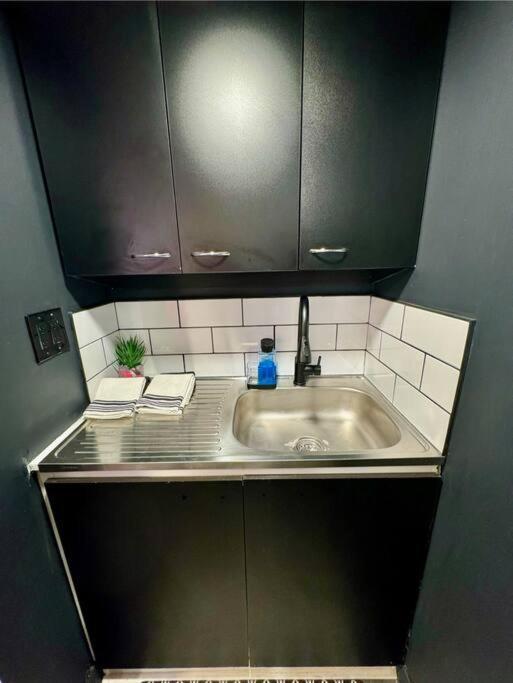 New Tiny Home Uptown Фінікс Екстер'єр фото